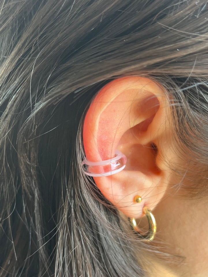 Ear cuff - 'Tricolour' transparent/milky/pink