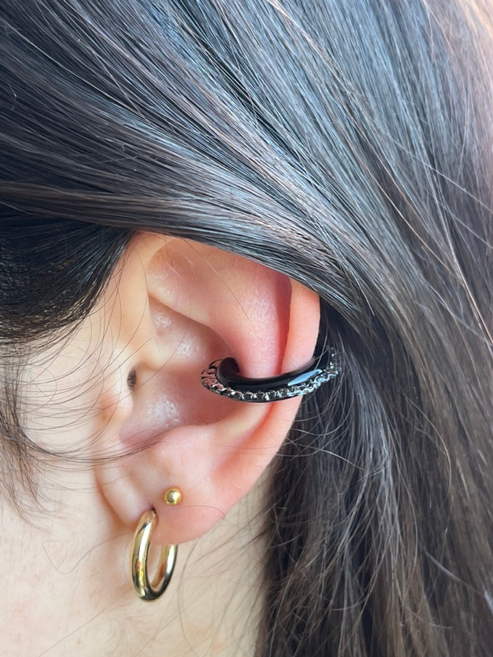 Ear cuff - 'Fin' transparent/black